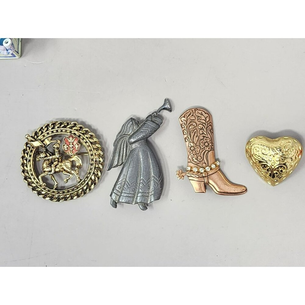 Set‎ Of 4 Vintage Brooch Pins: Knight Angel Boot&Heart Designs Gold&Silver Tones